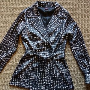 Double-breasted Trench Jacket w/ Cuffs–Size S